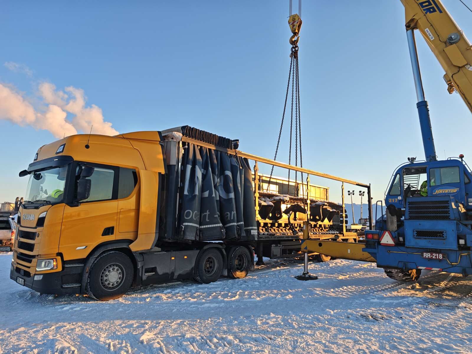 Koorma laadimine kraanaga Melka Auto haagisele